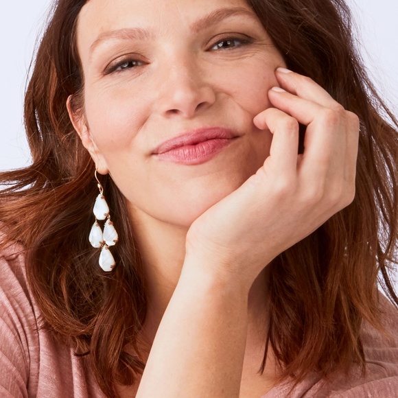 :: S&D Versatile 2-in-1 Pearl Drop Botanical Chandelier Earrings - Picture 2 of 10